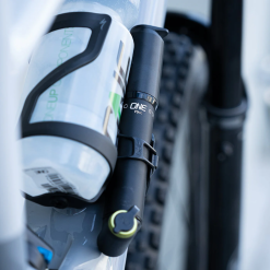OneUp Pump bottle cage mount